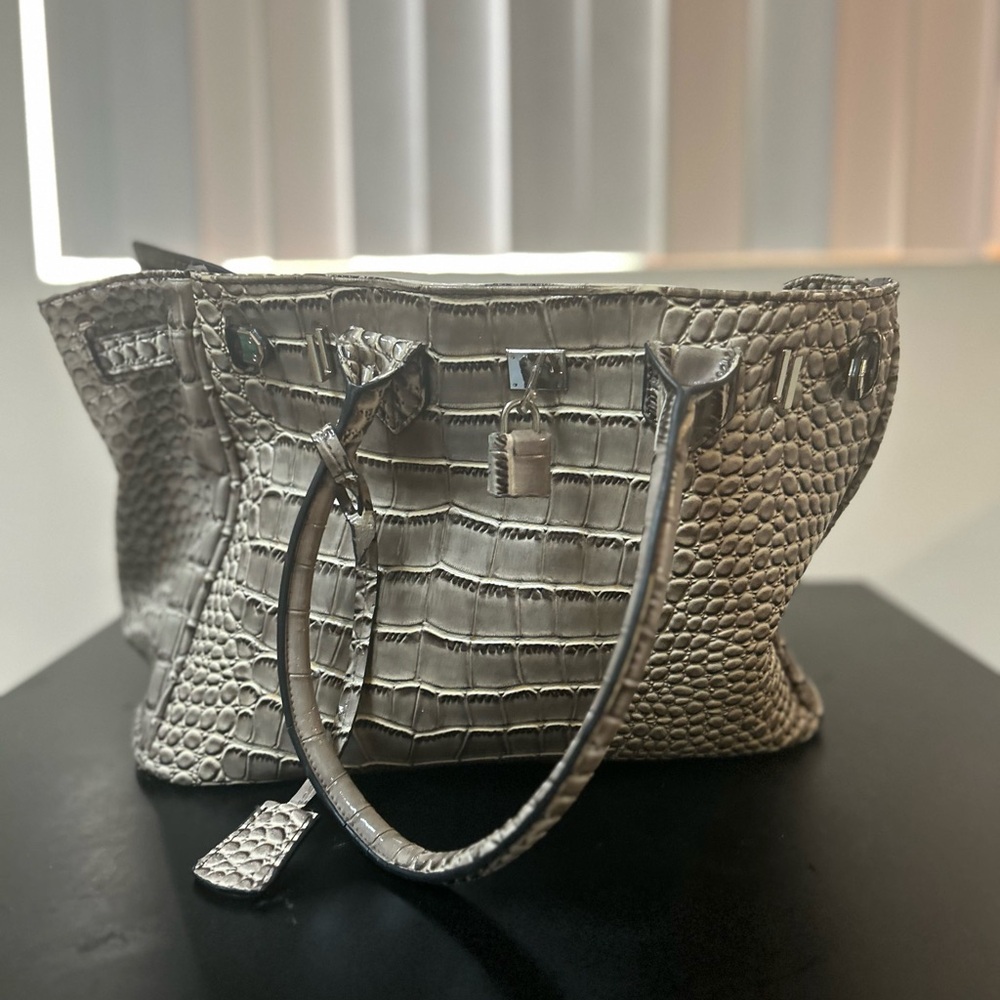 De Vesi Faux Leather Crocodile Handbag Gray Vegan Tote Euc $295
